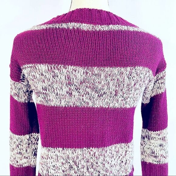 Take Out Cropped Knit Sweater - Picture 8 of 11